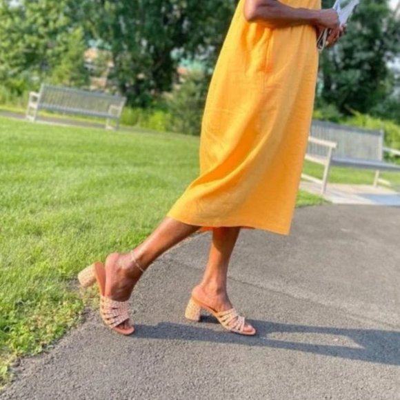 Universal Thread Tan and Cream Heeled Sandals - Picture 2 of 10